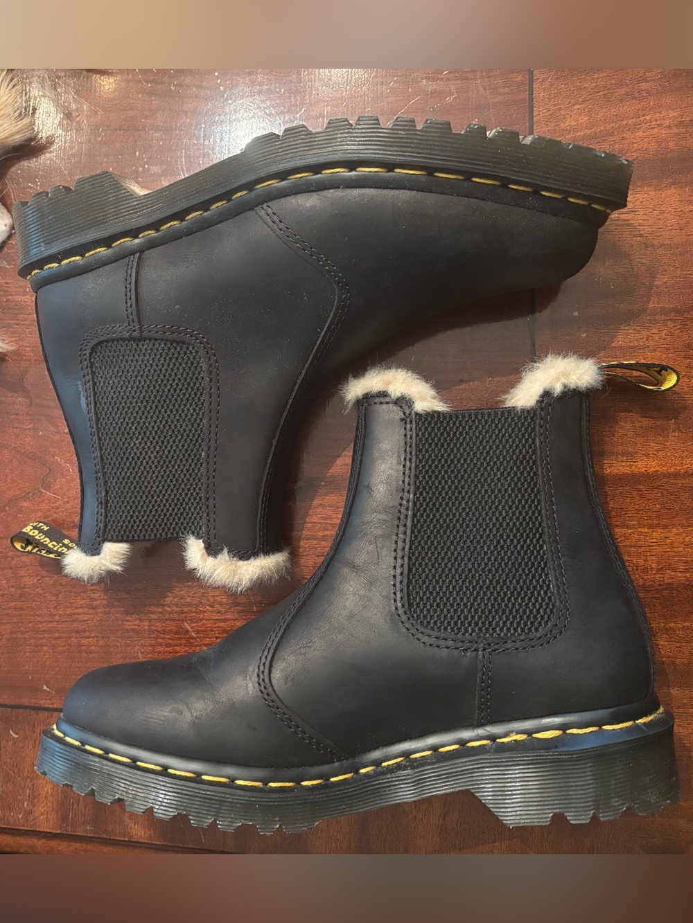 Dr. Martens 2976 Leonore Black Leather Faux Fur-Trim Chelsea Booties - Picture 3 of 7